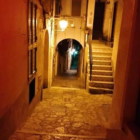 Mandevilla 3* Caiazzo